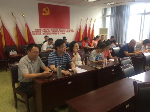 十大体育外围平台排名成功举行“两学一做”知识抢答赛2_副本.jpg